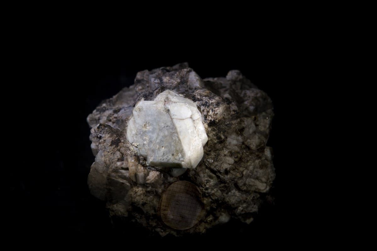High-grade orthoclase potash feldspar granular mineral specimens